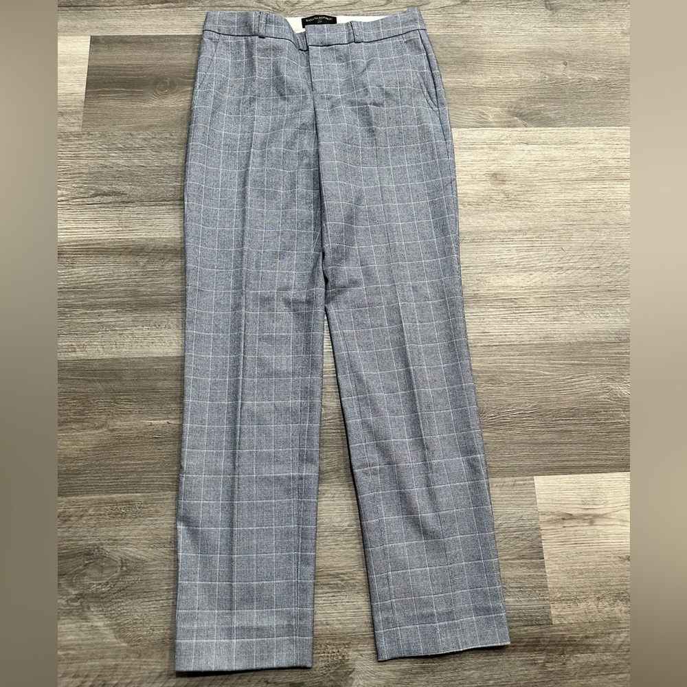 Women’s Banana Republic Navy & White Windowpane Ryan Dress Pants - Picture 2 of 8